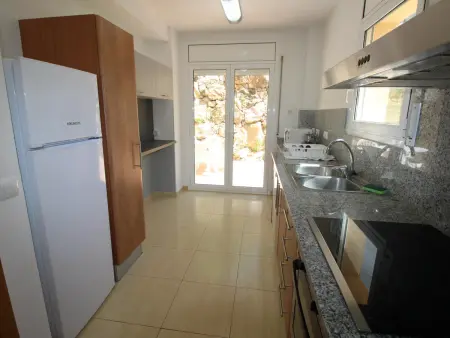 Maison Spacieuse à Grifeu près de la Plage, Maison 7 personnes à Llançà - Photo 10