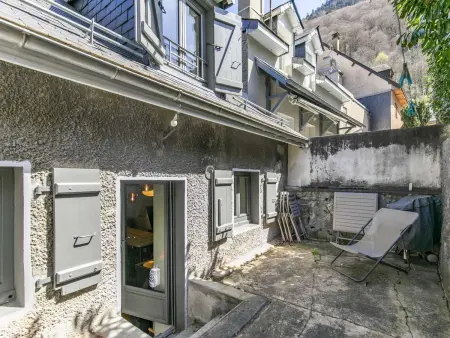 Maison spacieuse au centre de Cauterets, avec terrasse, garage, et proche commodités et télécabines. - Photo 12