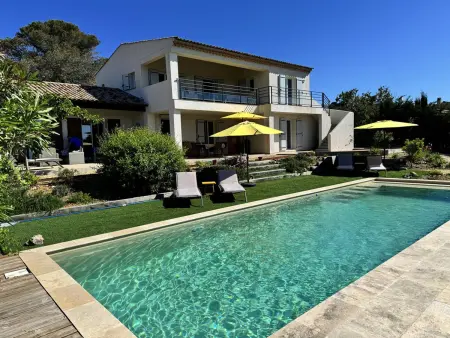 Villa de Luxe Rénovée avec Piscine, 4 Chambres, à 5 Minutes de la Plage - Photo 3