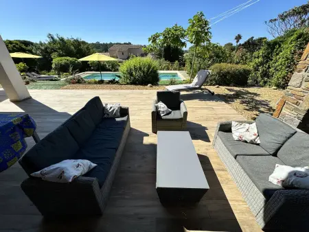 Villa de Luxe Rénovée avec Piscine, 4 Chambres, à 5 Minutes de la Plage - Photo 5