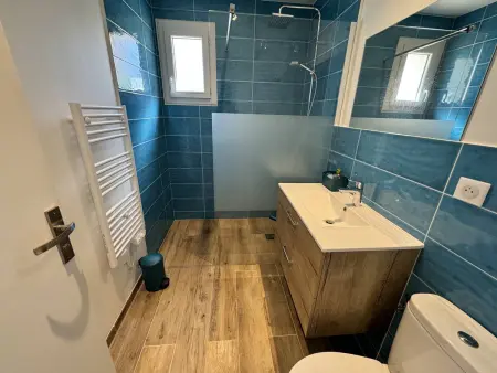 Villa de Luxe Rénovée avec Piscine, 4 Chambres, à 5 Minutes de la Plage - Photo 12