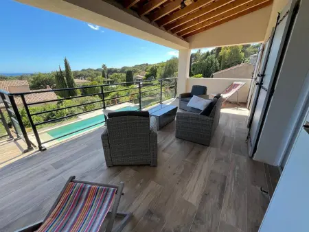 Villa de Luxe Rénovée avec Piscine, 4 Chambres, à 5 Minutes de la Plage - Photo 18
