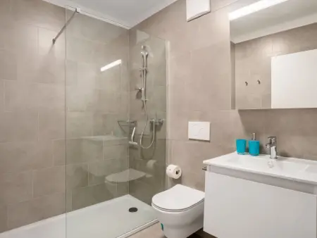 LocTowers A3.7.3, Appartement 4 personnes à Locarno - Photo 12