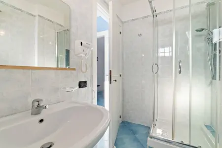 Bilocale Lux Golfo di Policastro A18, Appartement en bord de mer à Policastro Bussentino avec piscine - Photo 15