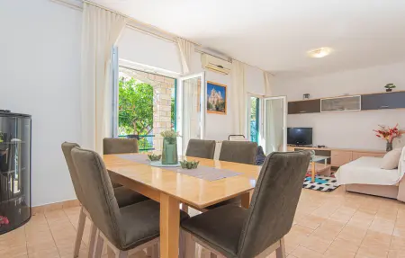 Appartement 6 personnes à Brodarica - Photo 2