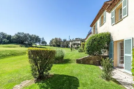 Apartments Les Domaines de Saint-Endréol / La Motte-en-Provence // Apt 2 chambres Type A, Maison familiale exclusive à La Motte - Photo 9