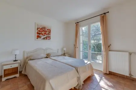 Apartments Les Domaines de Saint-Endréol / La Motte-en-Provence // Apt 2 chambres Type B, Résidence dans le Var avec Golf et Spa - Photo 13