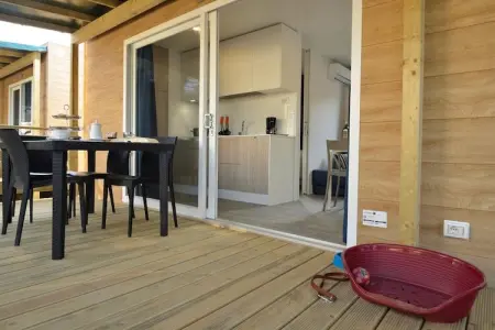 Caravan park della Colombaia, Padenghe sul Garda-CM Garden Spa, Maison mobile à Paddenghe Sulgarda avec terrasse - Photo 5