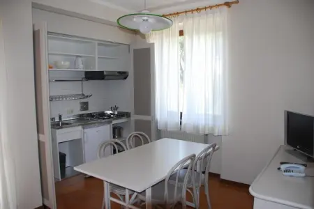 Apartments Poiano, Garda-trilo lake view, Appartements Poiano à Garda avec piscine - Photo 38