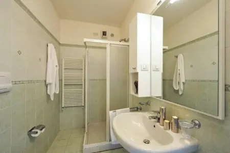 Residence Porto Letizia Porlezza - Palace 1-room 4 pax Lake View Plus P1LP4 8205, Appartement à Porlezza avec vue sur le lac - Photo 13
