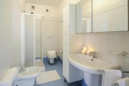 Residence Porto Letizia Porlezza -Village bilocale 4 pax VGB4 8226, Appartement Porlezza près du lac de Lugano - Photo 17