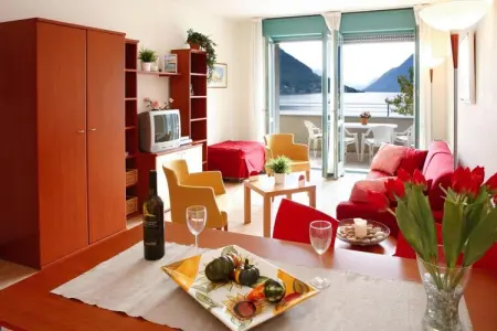 Residence Porto Letizia Porlezza - Villas bilocale 4 pax Vista Lago Plus V1LP4 Lake View 8215, Appartement à Porlezza - Photo 5