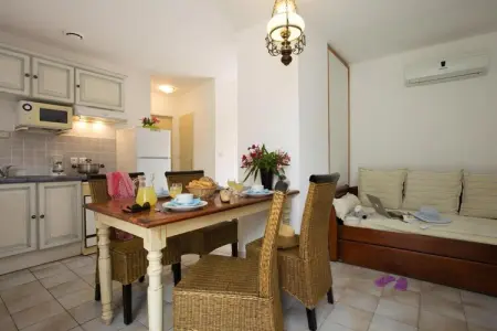 Residence Mare e Monte Solenzara // Villas Stella F2, Retraite Solenzara Garden Bungalow - Photo 1
