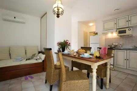 Residence Mare e Monte Solenzara // Villas Stella F2, Retraite Solenzara Garden Bungalow - Photo 6