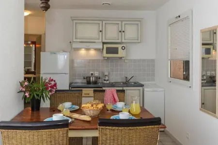 Residence Mare e Monte Solenzara // Villas Stella F2, Retraite Solenzara Garden Bungalow - Photo 10