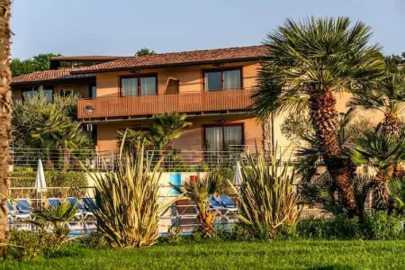 Residence Onda Blu Manerba - Trilo Sup -, Residence Onda Blu à Manerba del Garda - Photo 1