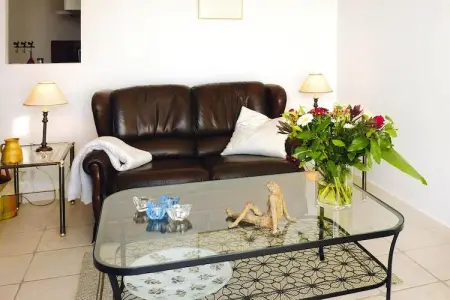 Ferienwohnung in Caderousse, Appartement א Caderousse avec Piscine - Photo 3