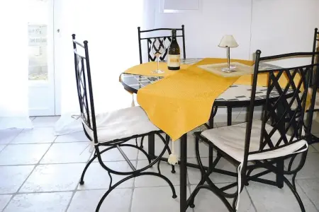Ferienwohnung in Caderousse, Appartement א Caderousse avec Piscine - Photo 6