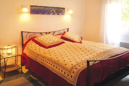 Ferienwohnung in Caderousse, Appartement א Caderousse avec Piscine - Photo 8