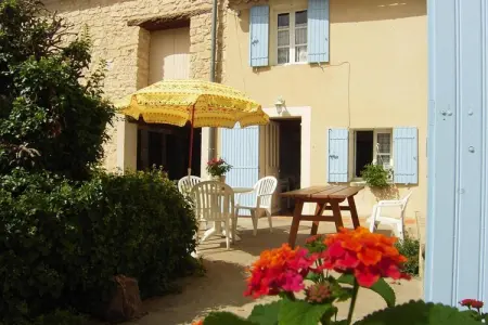 Reihenhaus in Monteux, Maison ensoleillée de Provence avec terrasse - Photo 15