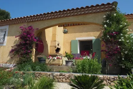 Ferienwohnung in Bellegarde / Les Santolines, Villa à Bellegarde près du Pont du Gard - Photo 1