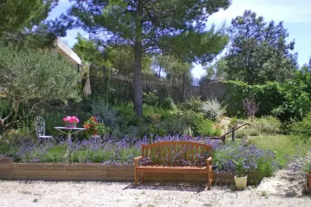 Ferienwohnung in Bellegarde / Les Santolines, Villa à Bellegarde près du Pont du Gard - Photo 2
