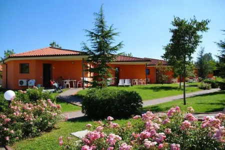 Holiday park Bella Italia, Peschiera-Oleandro, Bungalow dans le parc de vacances Bella Italia - Photo 4