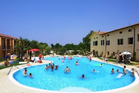 Holiday park Bella Italia, Peschiera-Ibisco, Appartement dans le parc de vacances Bella Italia - Photo 2