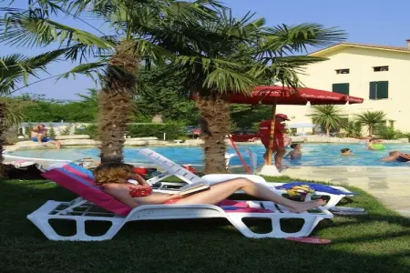 Holiday park Bella Italia, Peschiera-Ibisco, Appartement dans le parc de vacances Bella Italia - Photo 18