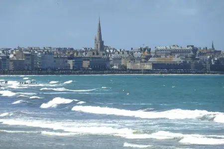 holiday home St Malo, Maison en Pierre à St Malo près Plage - Photo 29