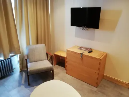 Confort 2 pièces pied des pistes avec balcon et parking à Tignes - Photo 4