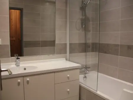 Confort 2 pièces pied des pistes avec balcon et parking à Tignes - Photo 8