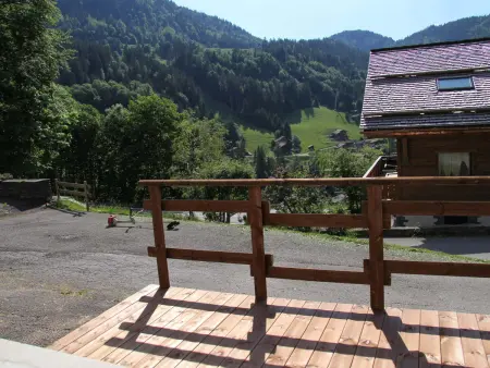 Appartement 2 chambres près des pistes avec terrasse et garage à La Clusaz - Photo 10