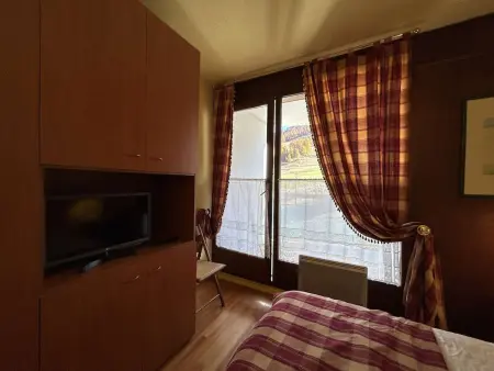 Appartement skis aux pieds, 6 pers avec parking, Montgenèvre - Photo 3