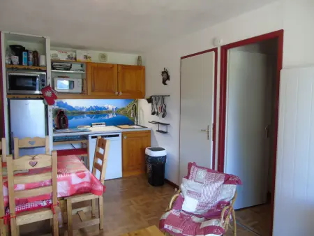 Appartement cosy 2 pièces + cabine, 6 pers., proche télésièges, commerces, avec balcon et équipement complet - Photo 1