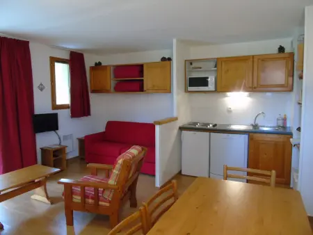 Appartement cosy 2 pièces avec terrasse, proche télésièges et commerces, idéal pour 6 personnes! - Photo 2