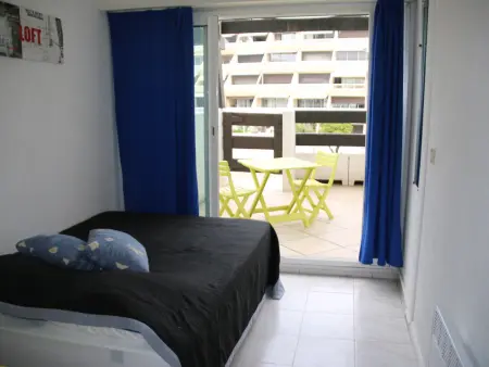 Studio climatisé avec terrasse et parking à Agde, proche plage et commodités - Photo 3