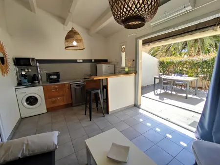 Appartement climatisé pour 2 avec piscine, terrasse et parking sécurisé à Agde - Photo 2