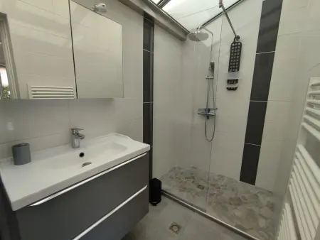 Appartement climatisé pour 2 avec piscine, terrasse et parking sécurisé à Agde - Photo 8