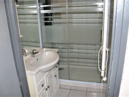 Studio climatisé, terrasse sud, parking, proche plage - Cap d'Agde - Photo 10