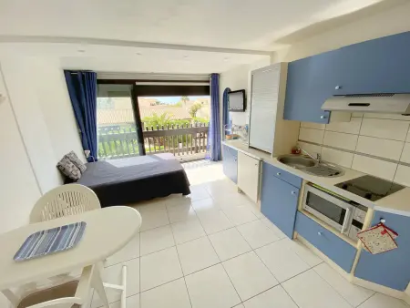 Studio avec Piscine à Agde, Parking Inclus, Appartement 2 personnes à Cap d'Agde naturisme - Photo 2
