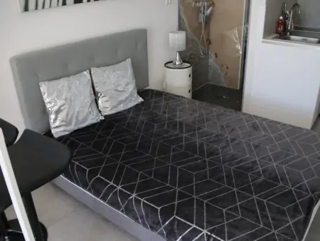 Studio climatisé pour 2 pers. avec parking à deux pas de la plage - Wifi et équipements inclus - Photo 2