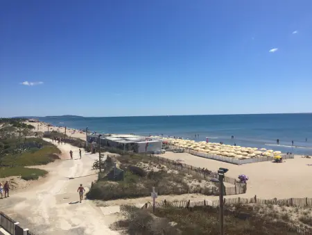 Studio climatisé en bord de mer avec terrasse et parking privé - Photo 9