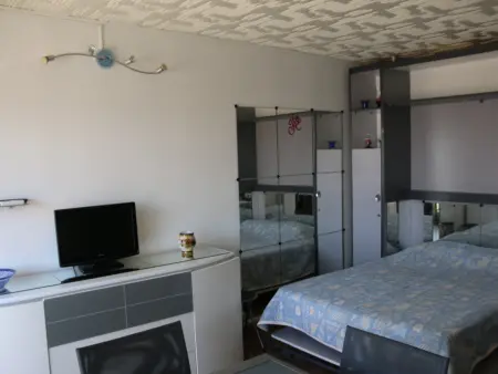 Studio climatisé avec terrasse Ouest et parking, proche mer, Agde - Photo 7