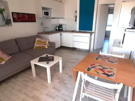 Cap d'Agde : Appart 2P Cabine, Terrasse, Parking, 4 Pers - Photo 3