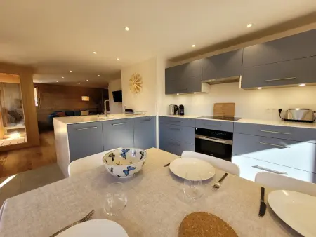 Appartement lumineux 5 pièces, confort pour 8 personnes, garage inclus - Photo 1
