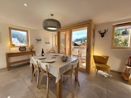 Appartement lumineux 5 pièces, confort pour 8 personnes, garage inclus - Photo 2