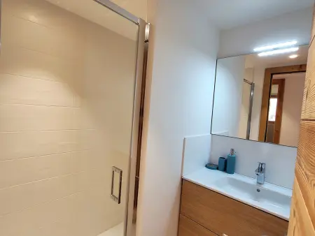 Appartement lumineux 5 pièces, confort pour 8 personnes, garage inclus - Photo 8