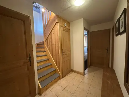Appartement spacieux 4 chambres, pieds pistes, parking inclus - Photo 5