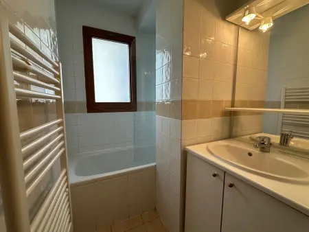 Appartement spacieux 4 chambres, pieds pistes, parking inclus - Photo 15